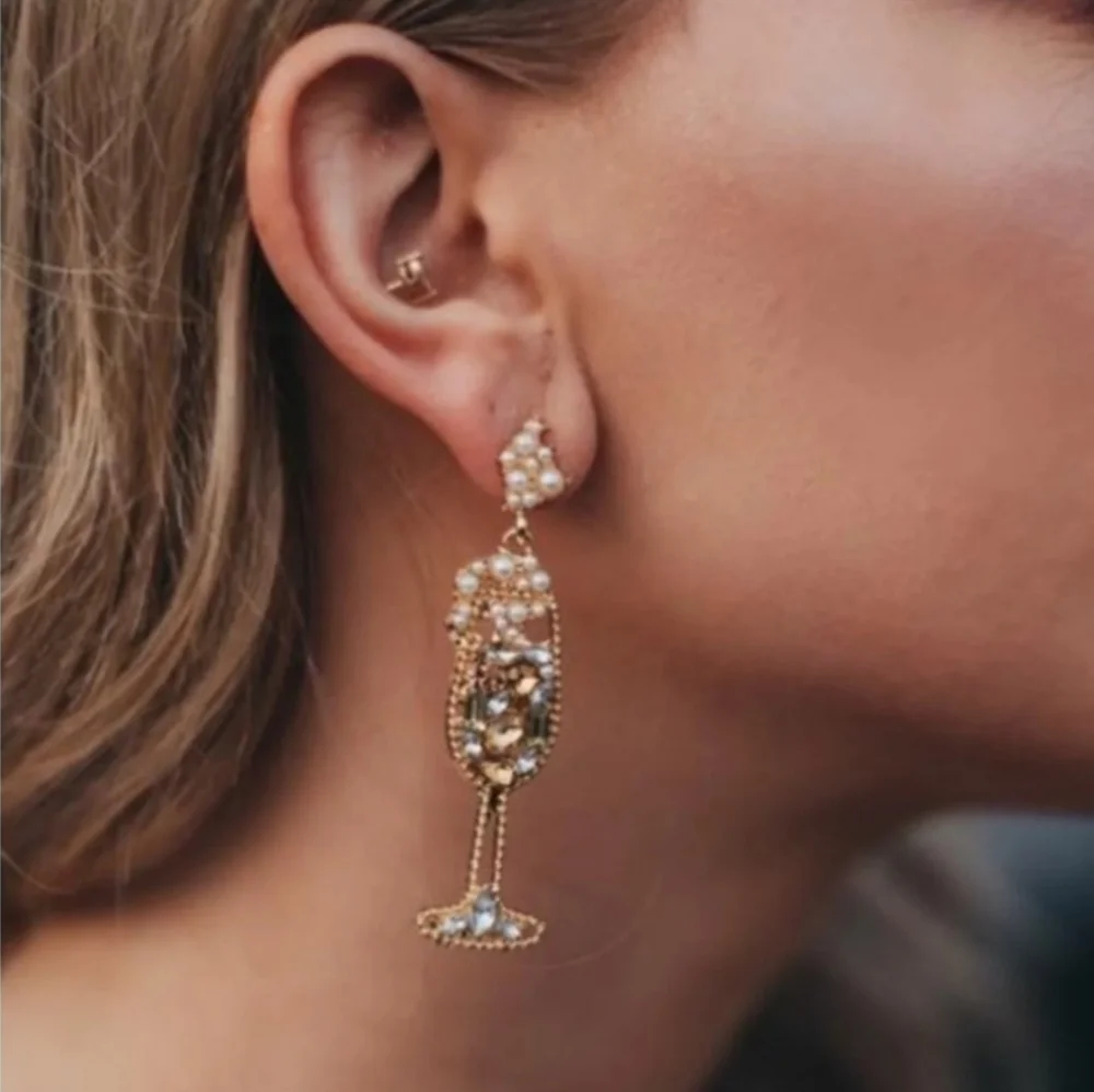 🥂 ▪️Piper k ▪️cheers Champagne Glass Stone dangle earrings NWT 🥂✨️🍾